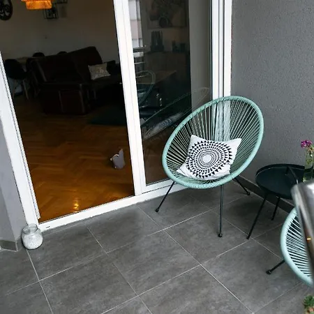 Exit Houseleek-cuvarkuca * Novi Sad