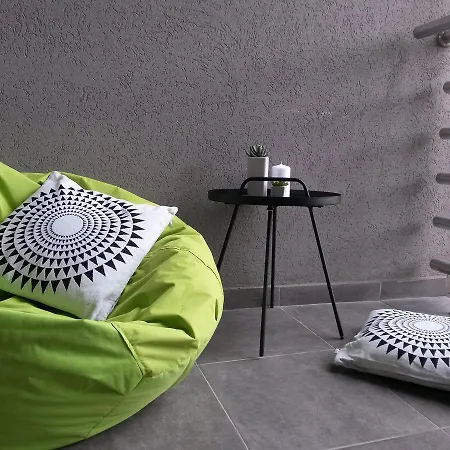 Exit Houseleek-cuvarkuca Apartman