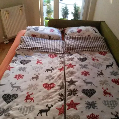 Exit Houseleek-cuvarkuca Apartman *